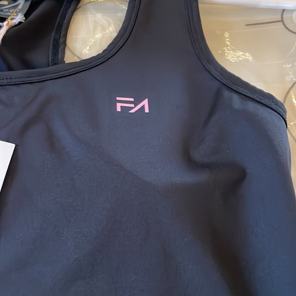 Size: XS Extremely soft and stretchy Sleeveless tank top - Picture 2 of 5